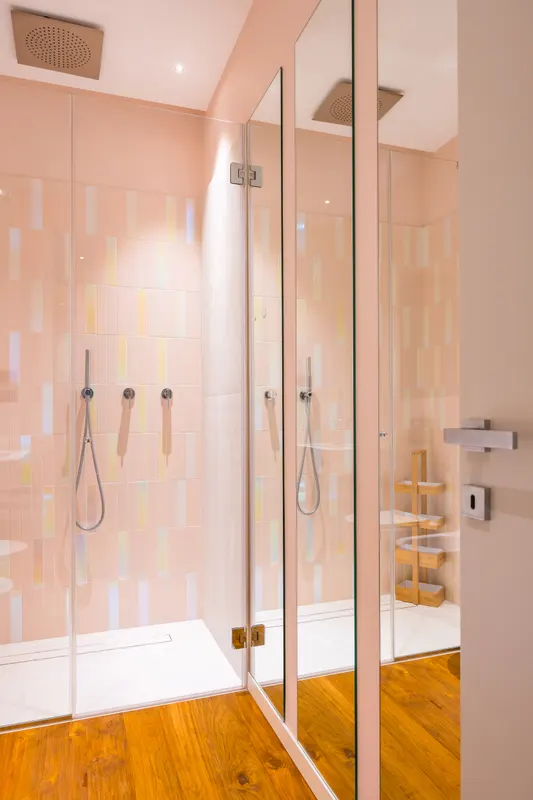 Particolare della doccia del secondo bagno di Santopaolo 1