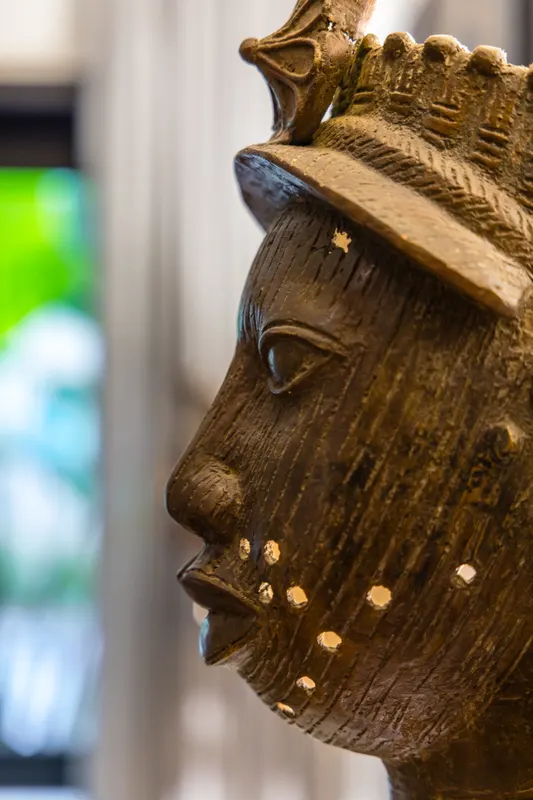 Particolare della scultura in bronzo, Santopaolo 1